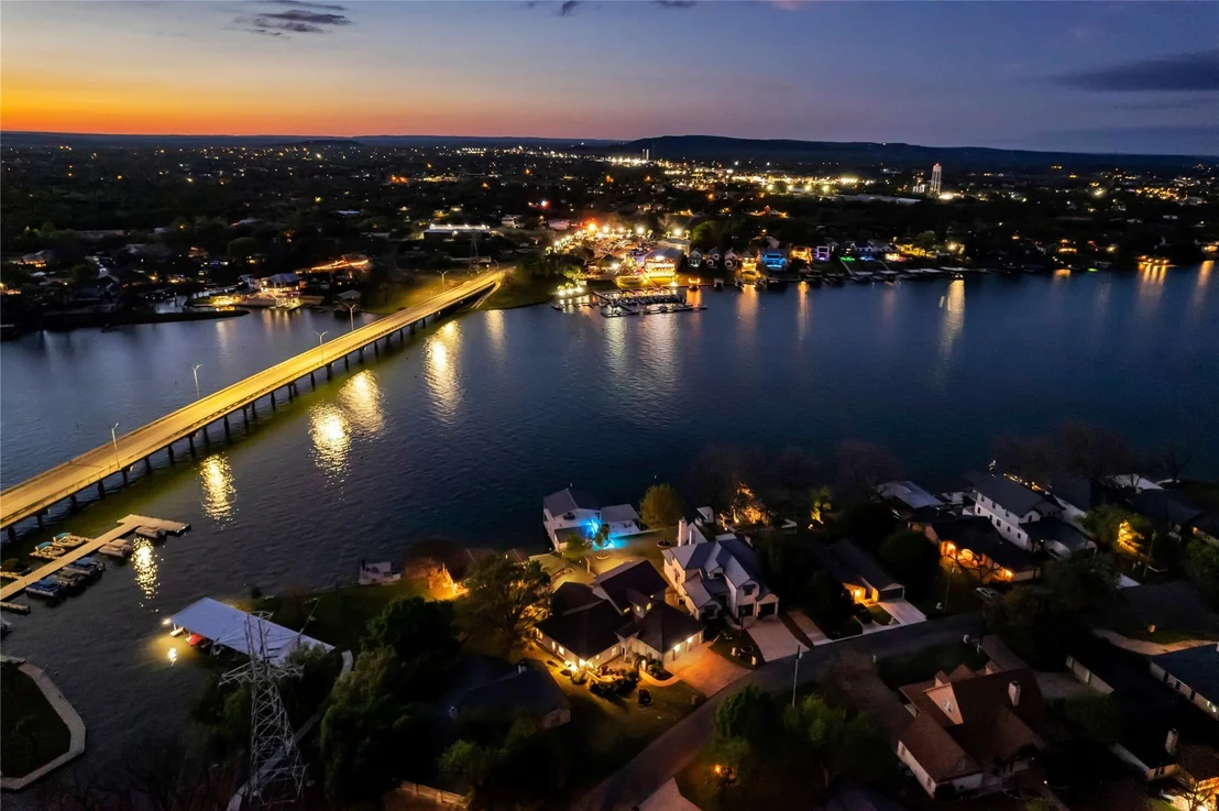 Photo of 202 Bridgepoint DR