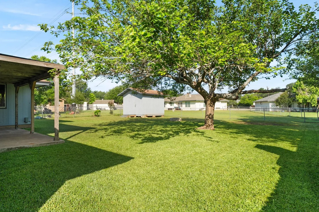 Photo of 909 Garden View DR