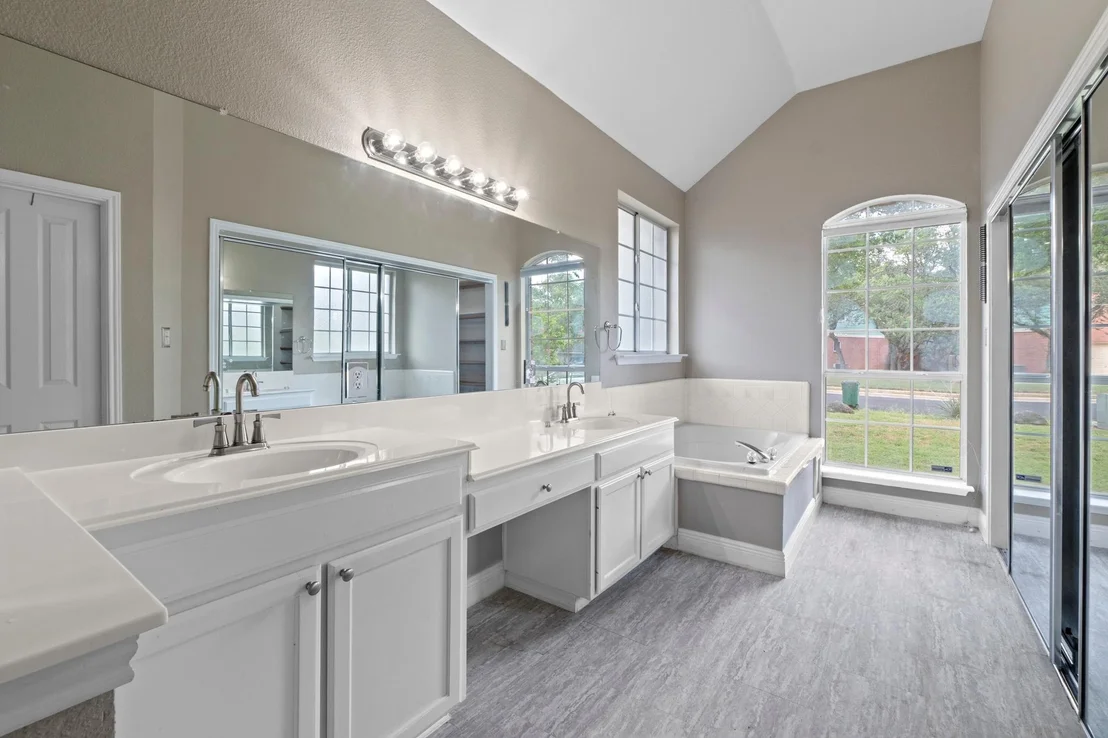 Photo of 8605 Axis DR