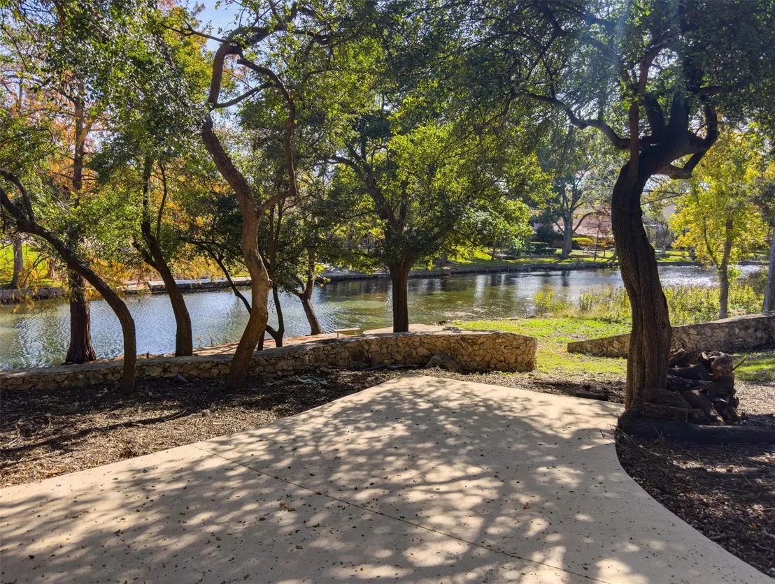 Photo of 476 Lakeview BLVD