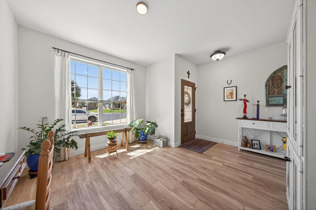 Photo of 613 Whitman Ave