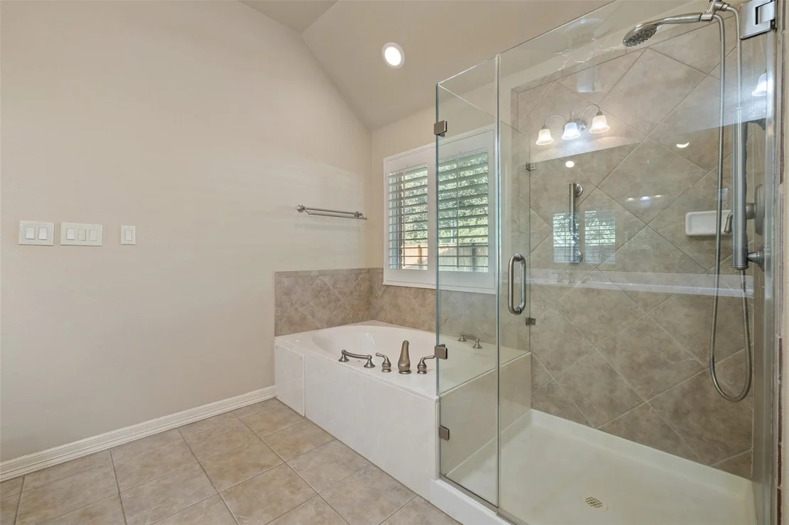 Photo of 1111 Hillridge DR