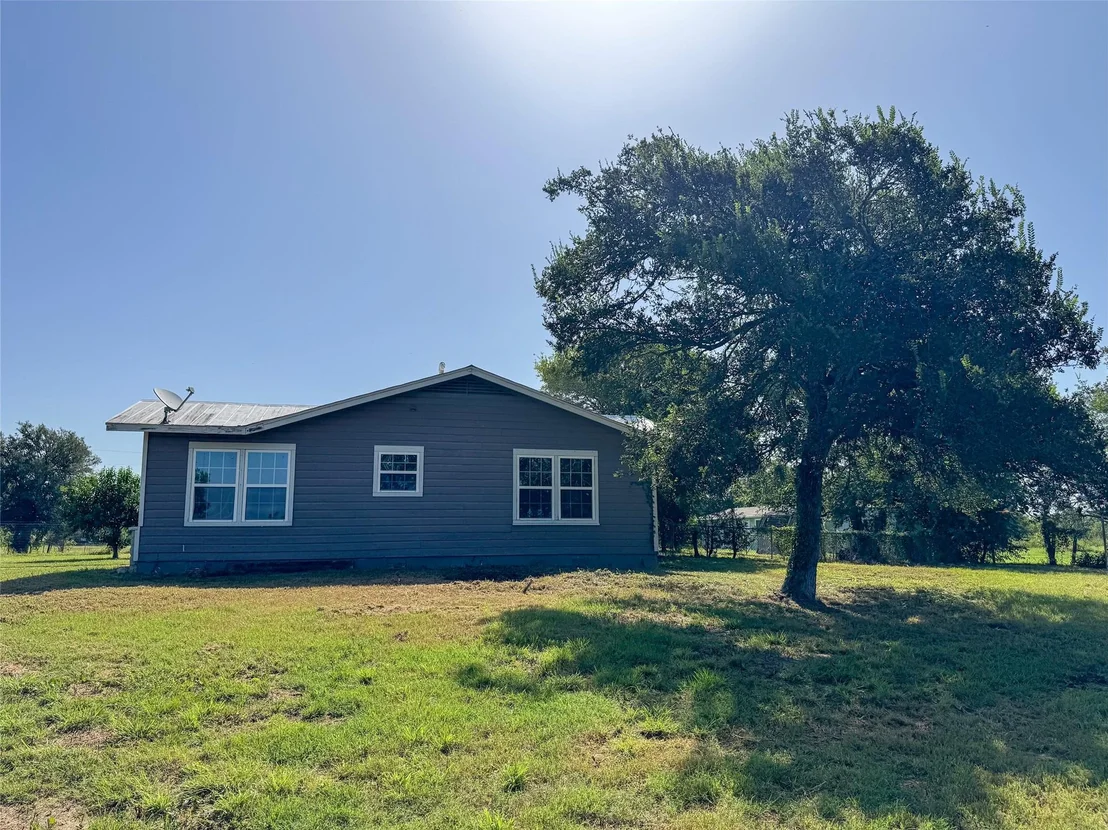 Photo of 2813 Highway 21 W