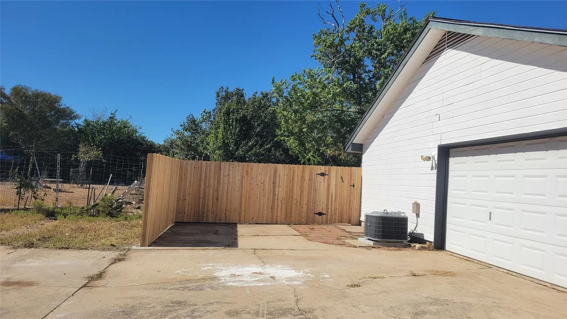 Photo of 1903 Londonderry DR