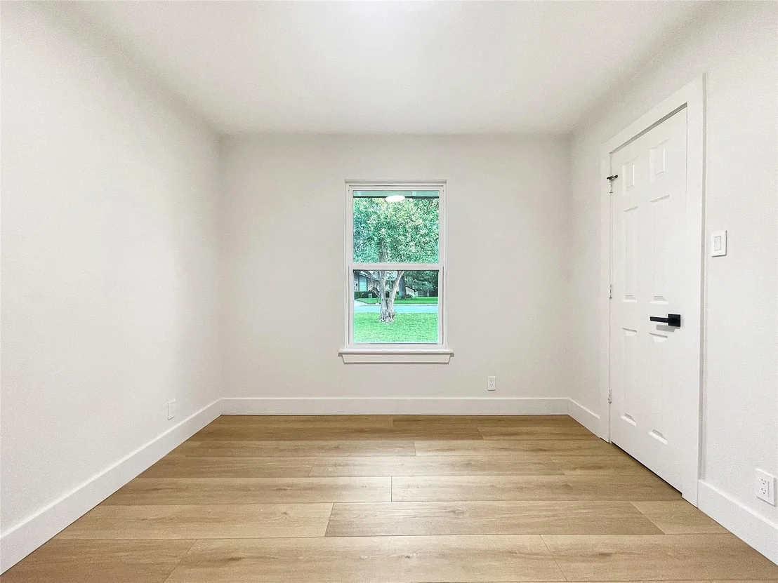 Photo of 313 Golden Oaks DR