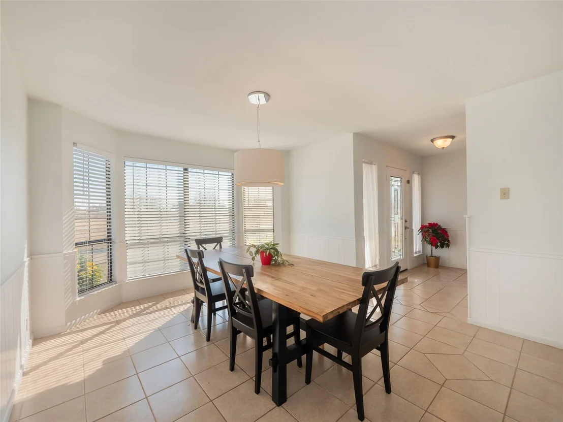 Photo of 1822 Rowe LOOP