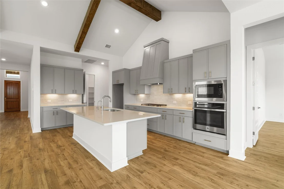 Photo of 2105 Tobiano TRCE