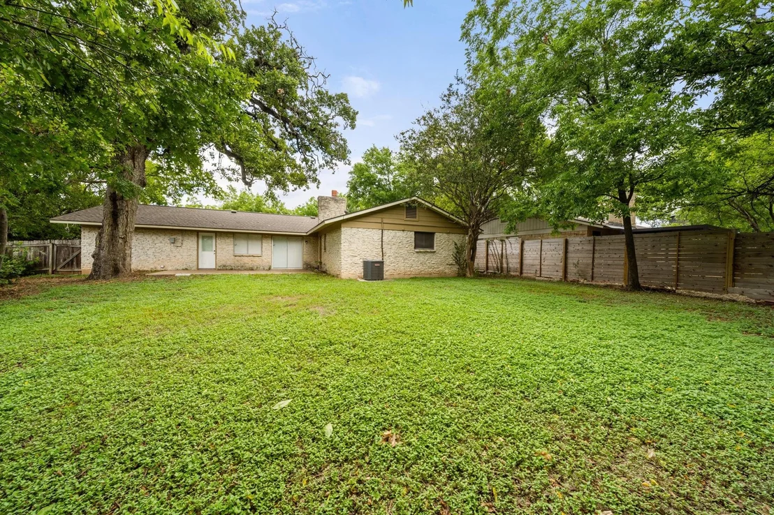 Photo of 2115 Gaston Place DR