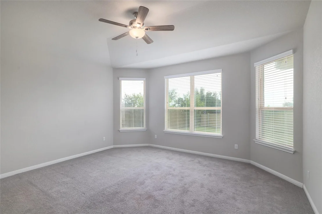 Photo of 1032 Myrna BND