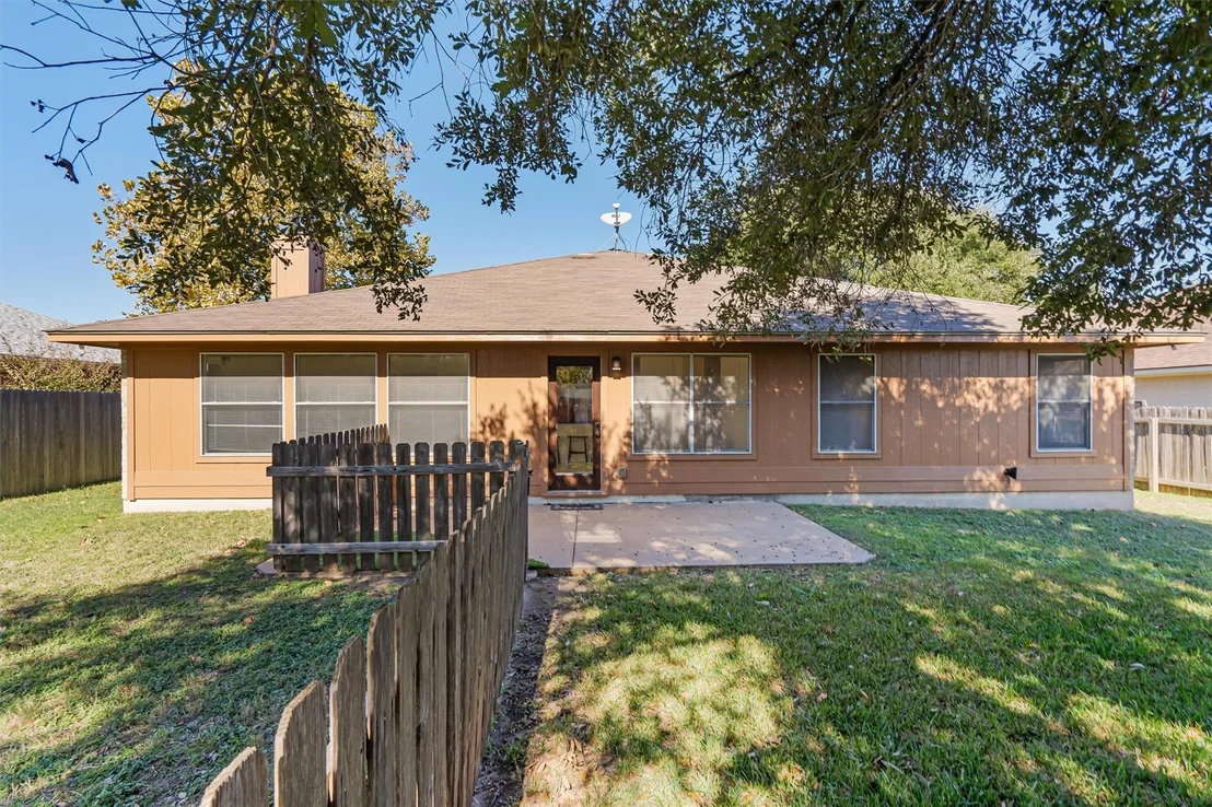 Photo of 1007 Leah LN