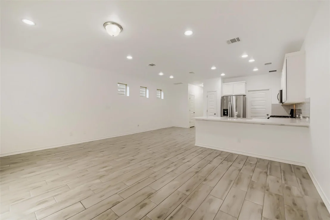 Photo of 1728 Artesian Springs XING