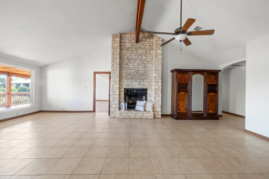 Photo of 18409 Lakepoint CV