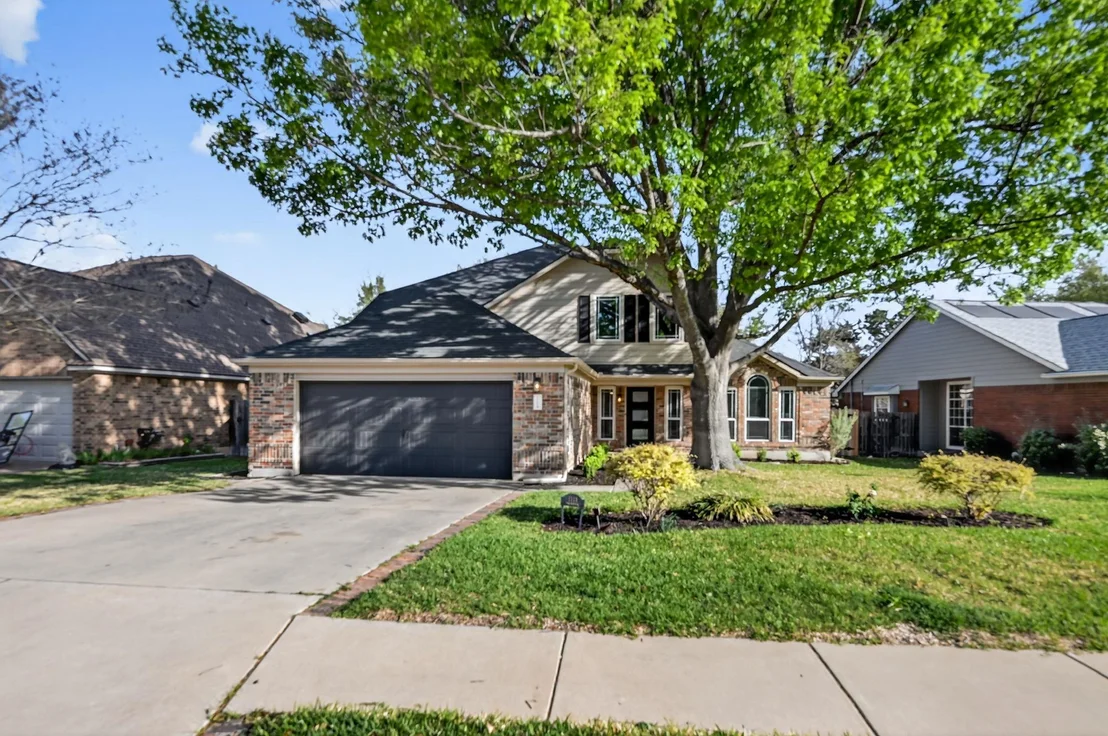 Photo of 1118 Oaklands DR