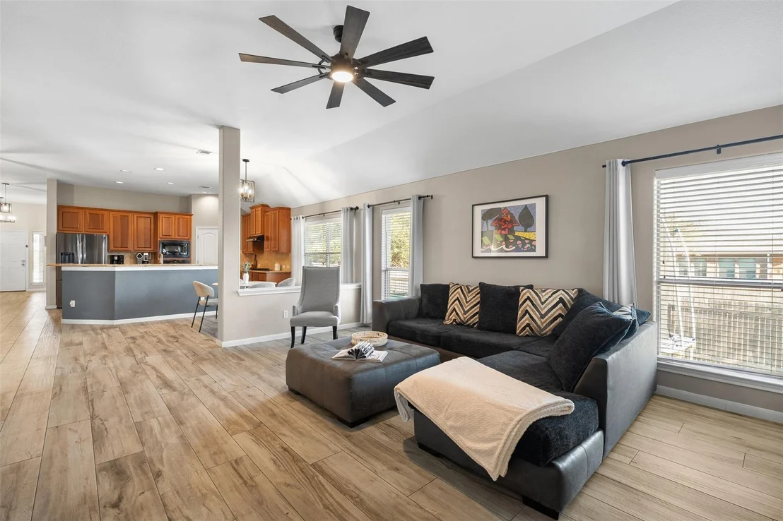 Photo of 407 Victoria DR