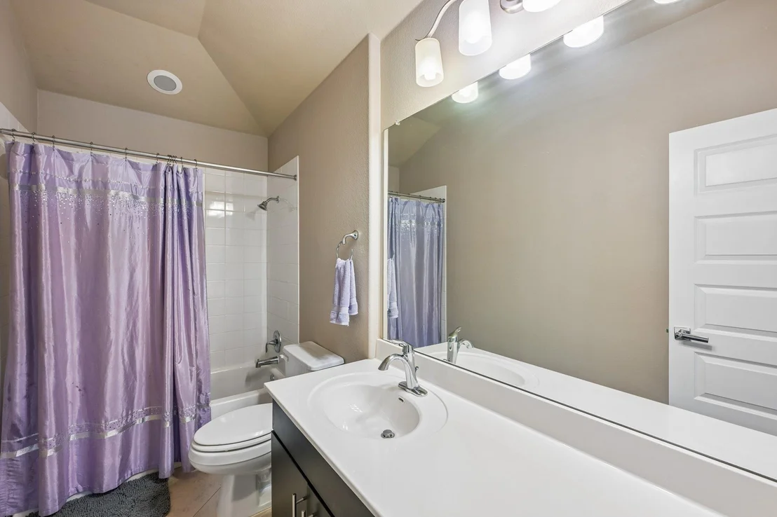 Photo of 2336 Lyla LN