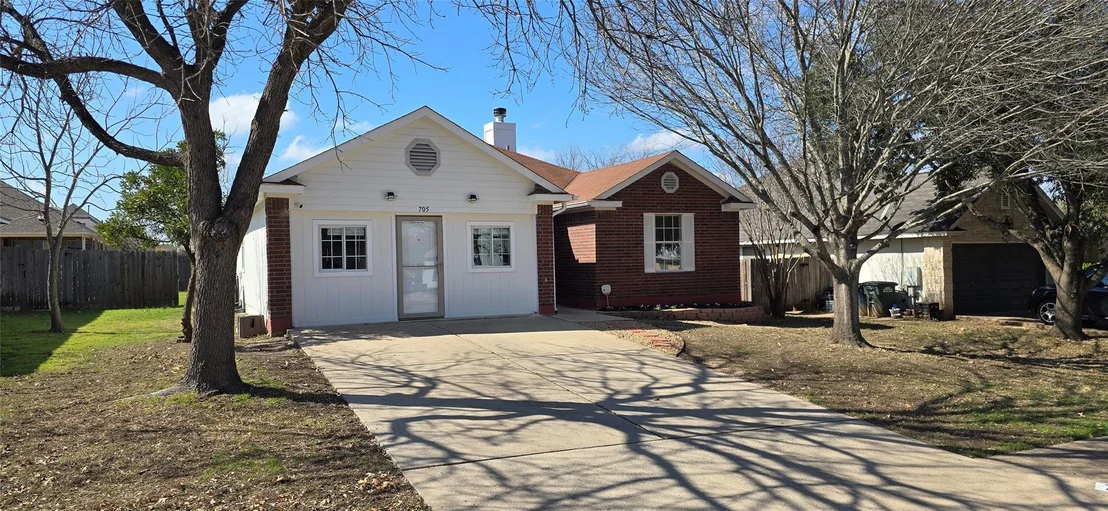 Photo of 705 Maplecreek DR