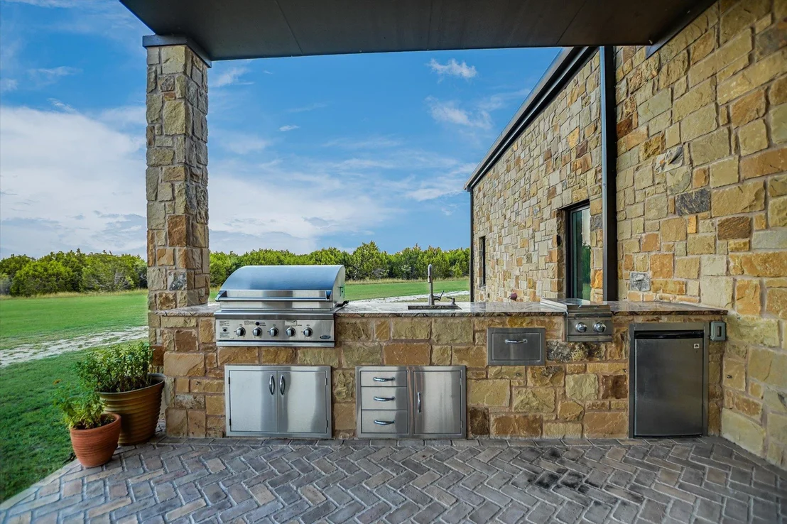 Photo of 826 Black Jack Ranch RD