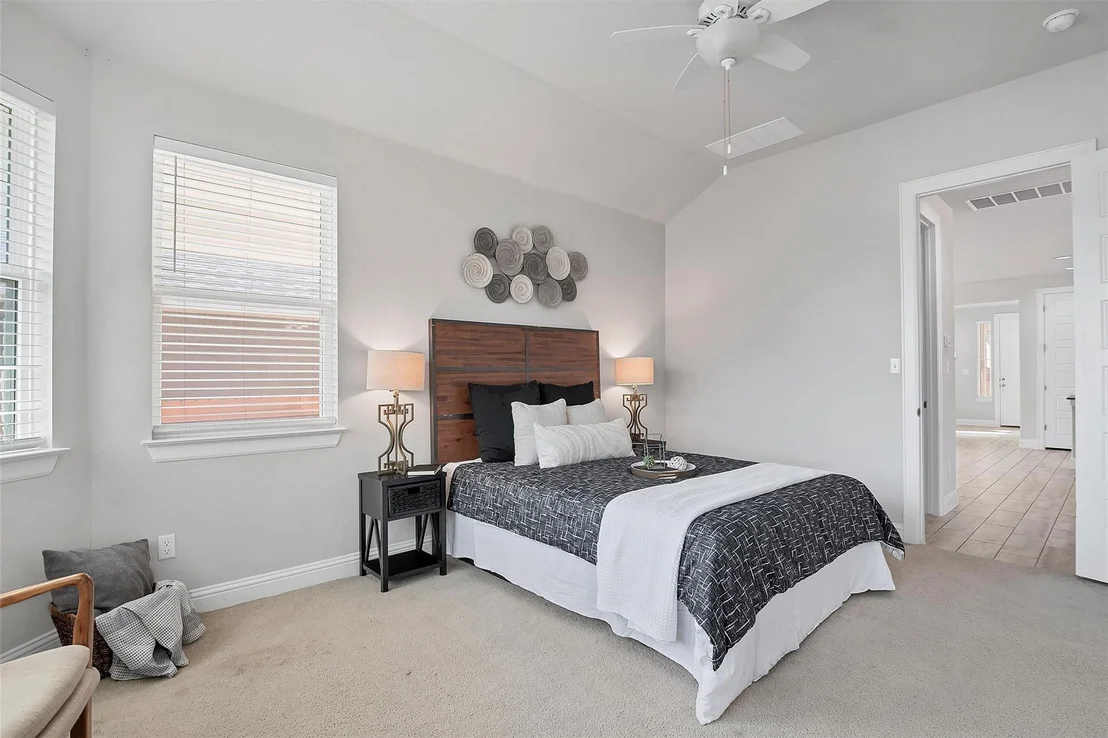 Photo of 2404 Burberry LN