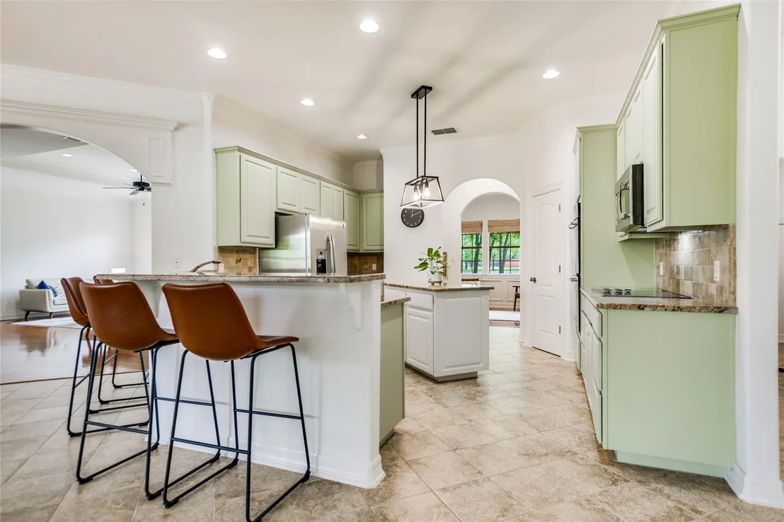 Photo of 112 Oak Plaza DR