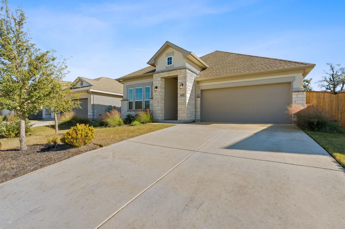 Photo of 857 Whitetail DR