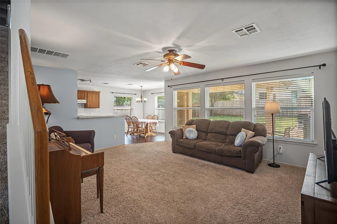 Photo of 1631 Plume Grass PL