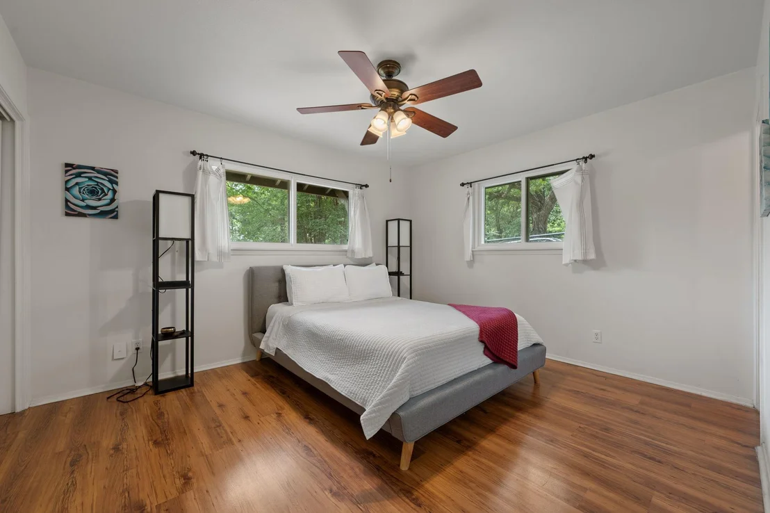Photo of 1913 Edgeware DR