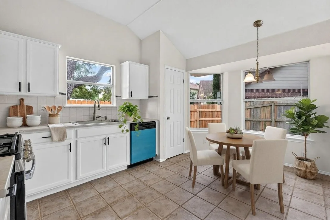 Photo of 6901 Bancroft Woods DR
