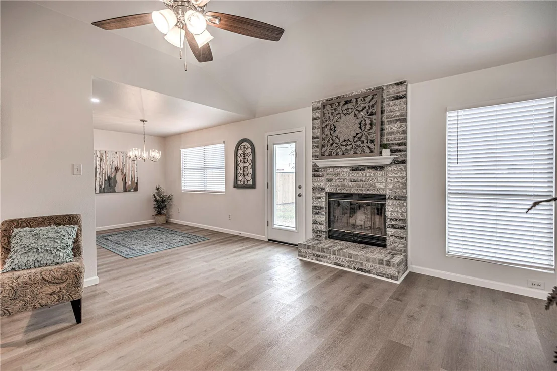 Photo of 101 Meadowbrook DR