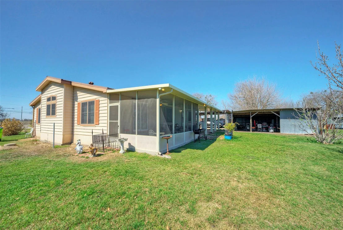 Photo of 901 County Road 134 RD