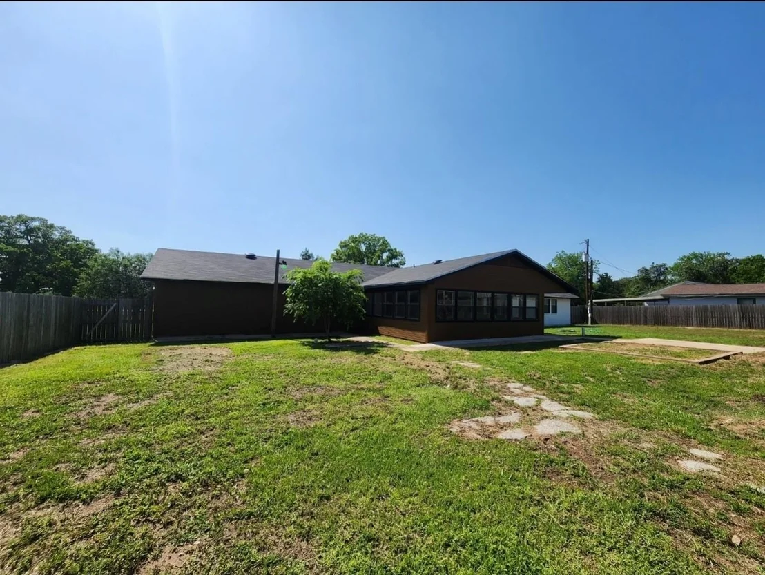 Photo of 1011 N State Highway 95 Highway N