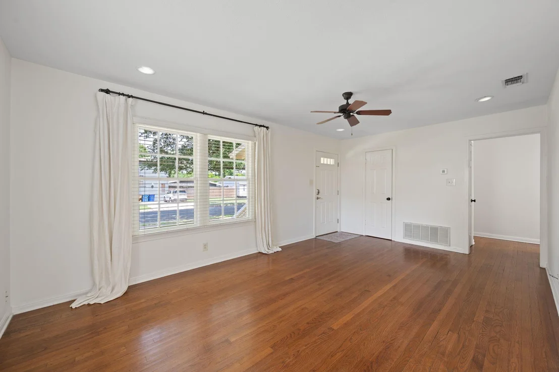 Photo of 5010 W Frances PL