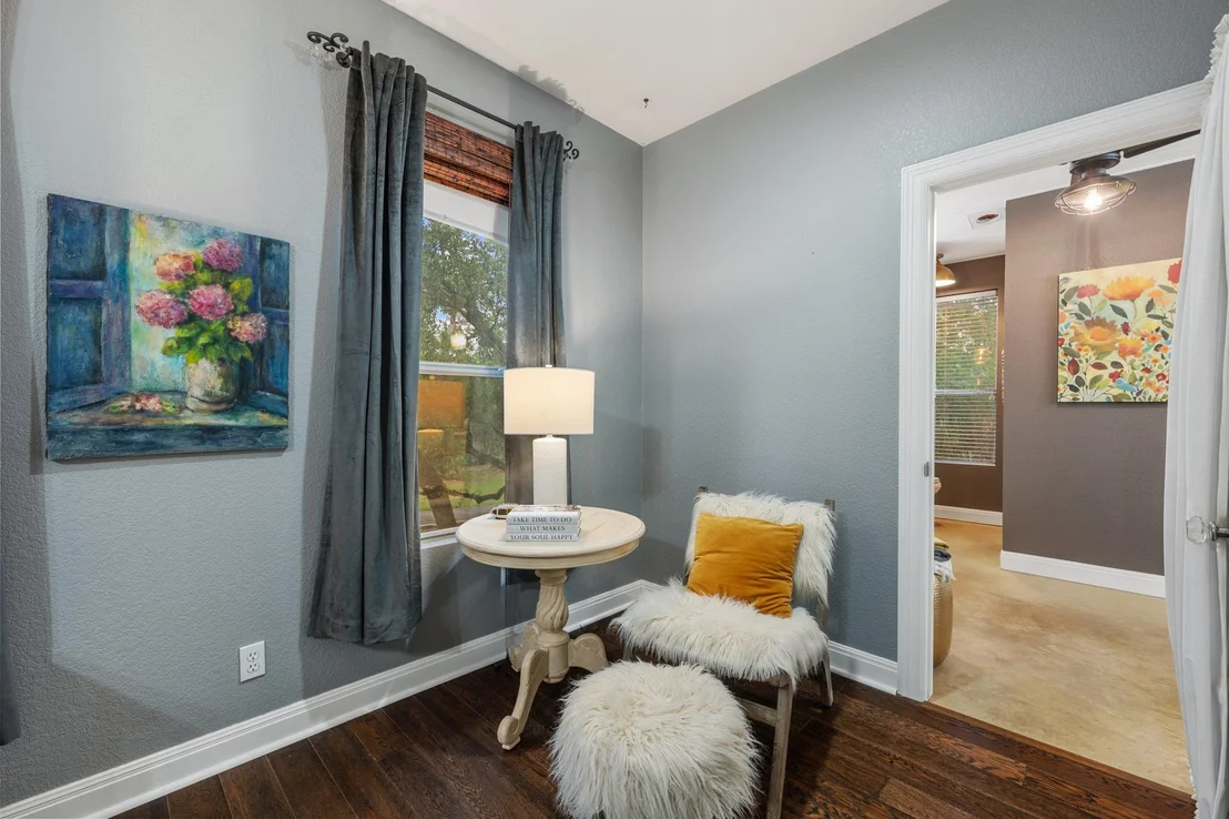 Photo of 10921 Long Branch DR