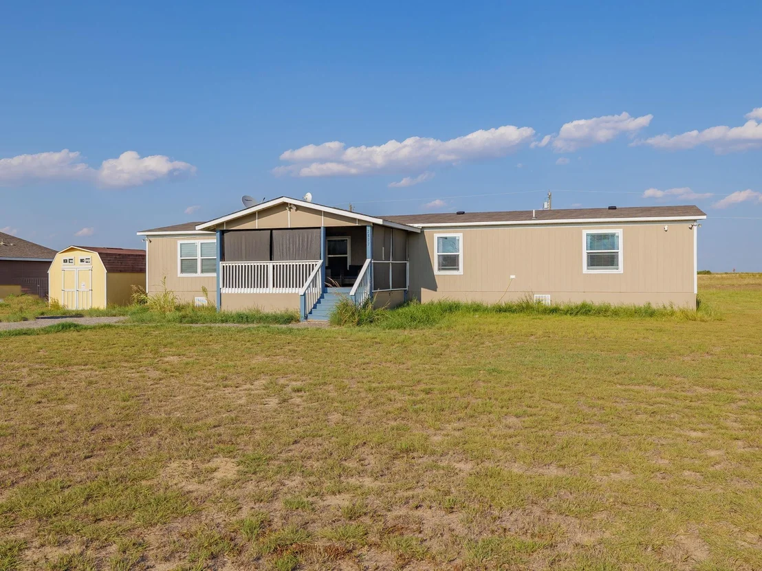 Photo of 2877 County Road 463 RD