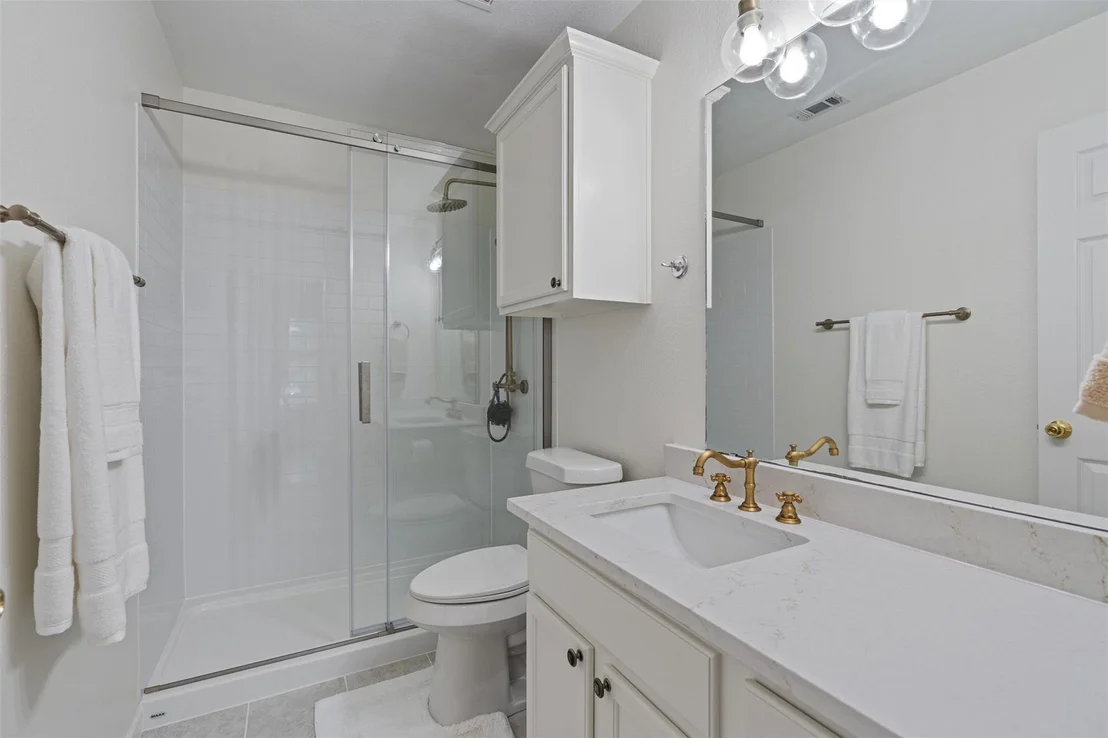 Photo of 208 Meadowside DR