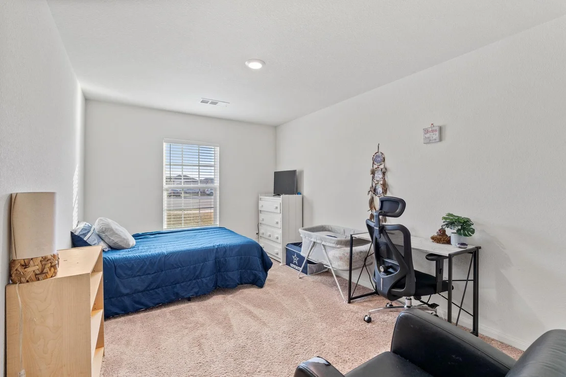 Photo of 337 Crescent Park DR