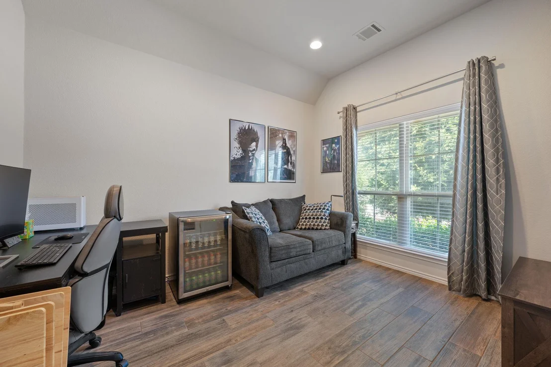 Photo of 204 Lacey Oak LOOP