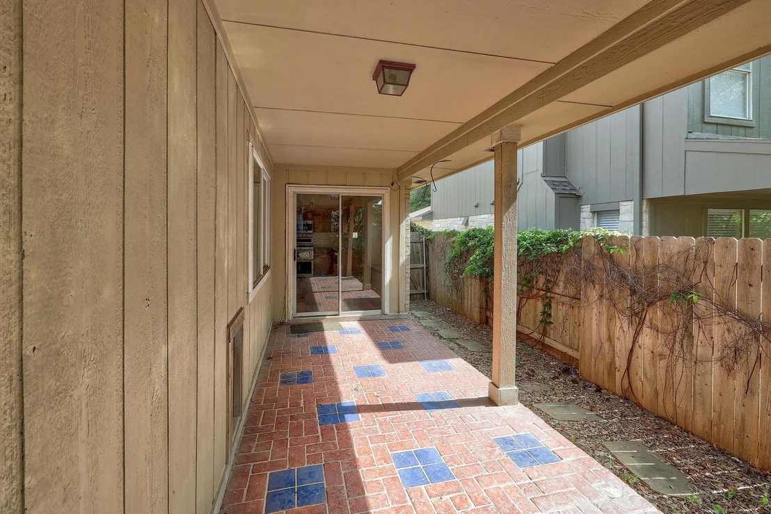 Photo of 700 Horizon TRL