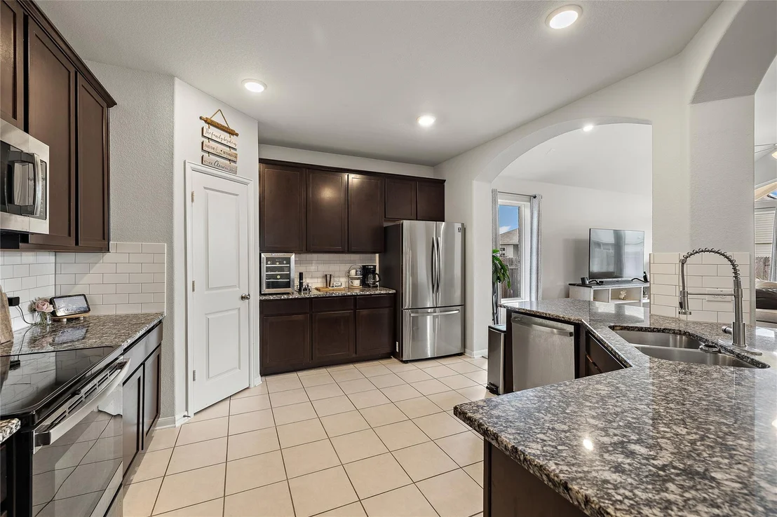 Photo of 521 Hendelson LN