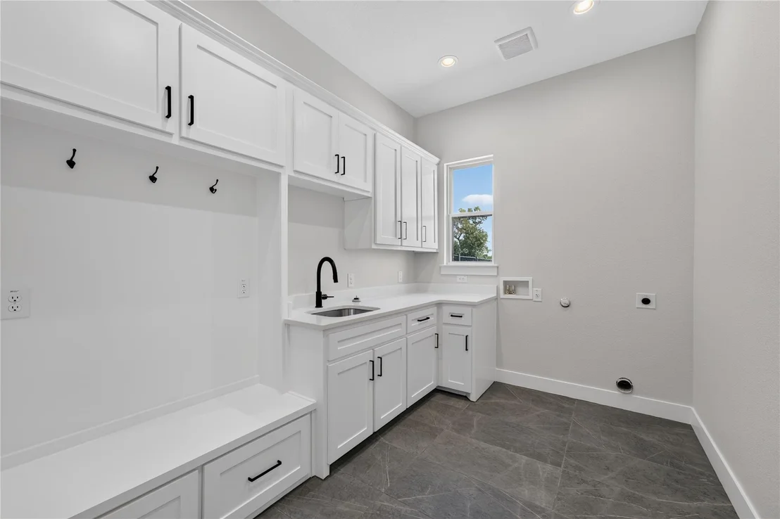 Photo of 101 Lakeview CT