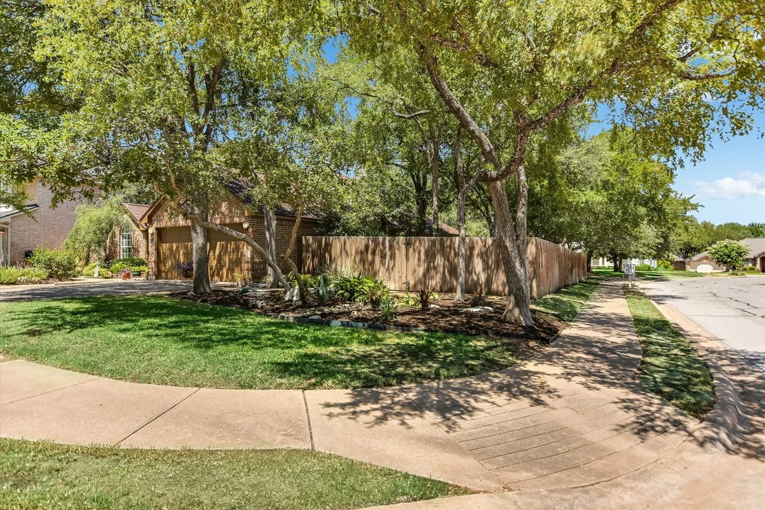 Photo of 901 Rock Spring CV