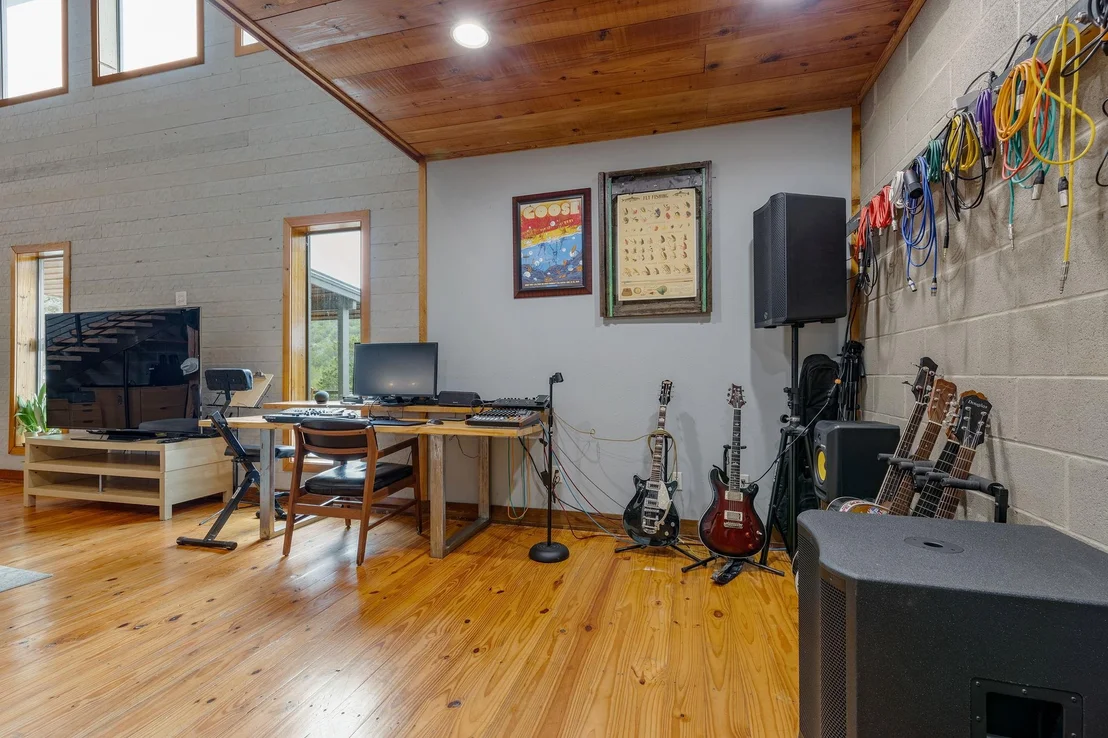 Photo of 10104 Vassar RD