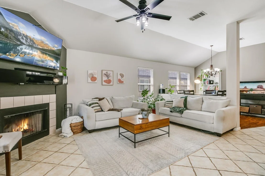 Photo of 1302 Redbud LN