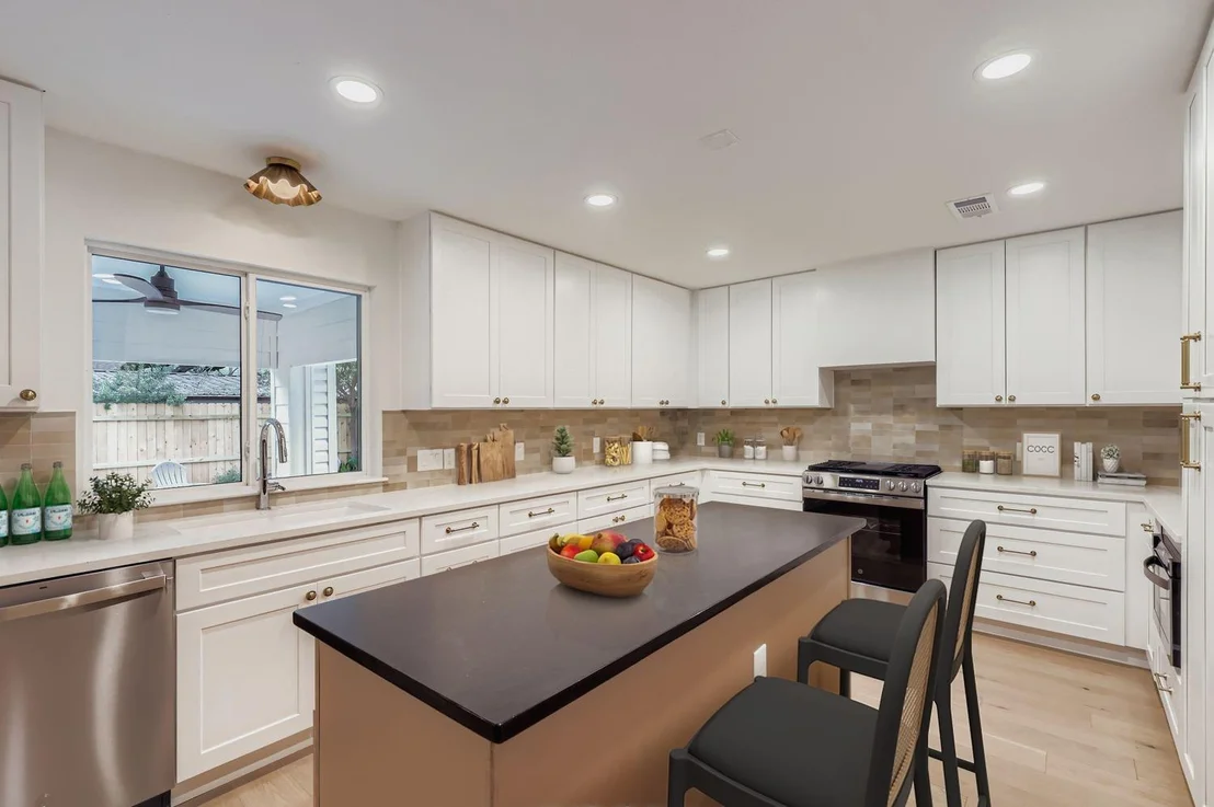 Photo of 11703 Oak Knoll DR