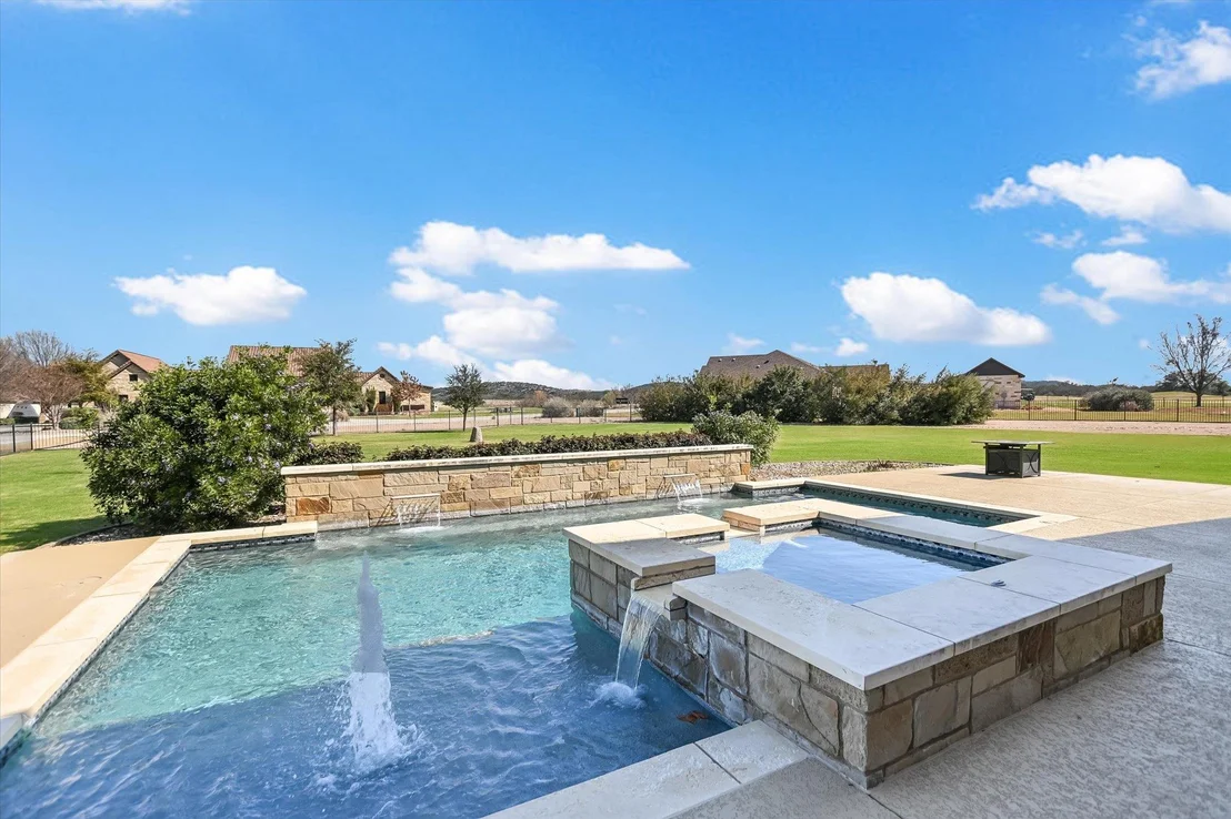 Photo of 106 Rangeway CIR