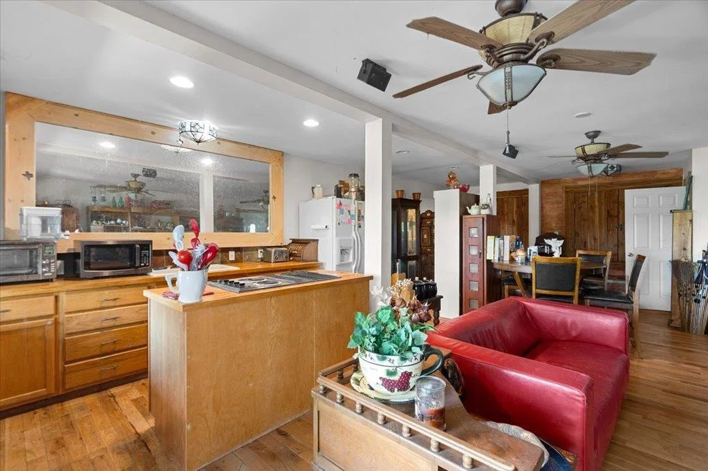 Photo of 3615 Peninsular DR