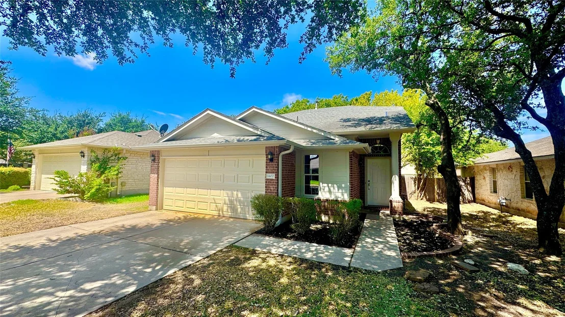 Photo of 1402 Molson Lake DR