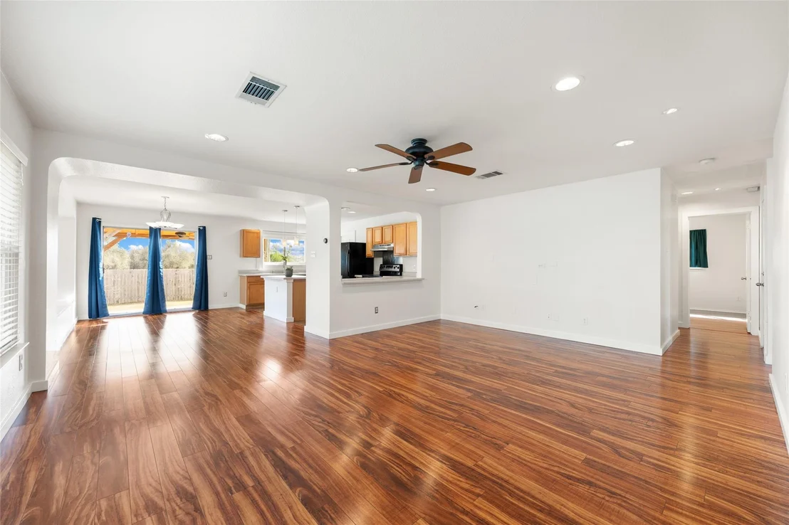 Photo of 1602 Candlelight DR