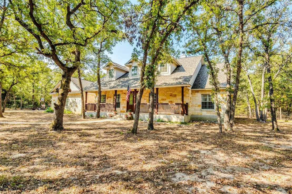 Photo of 517 Arbors CIR