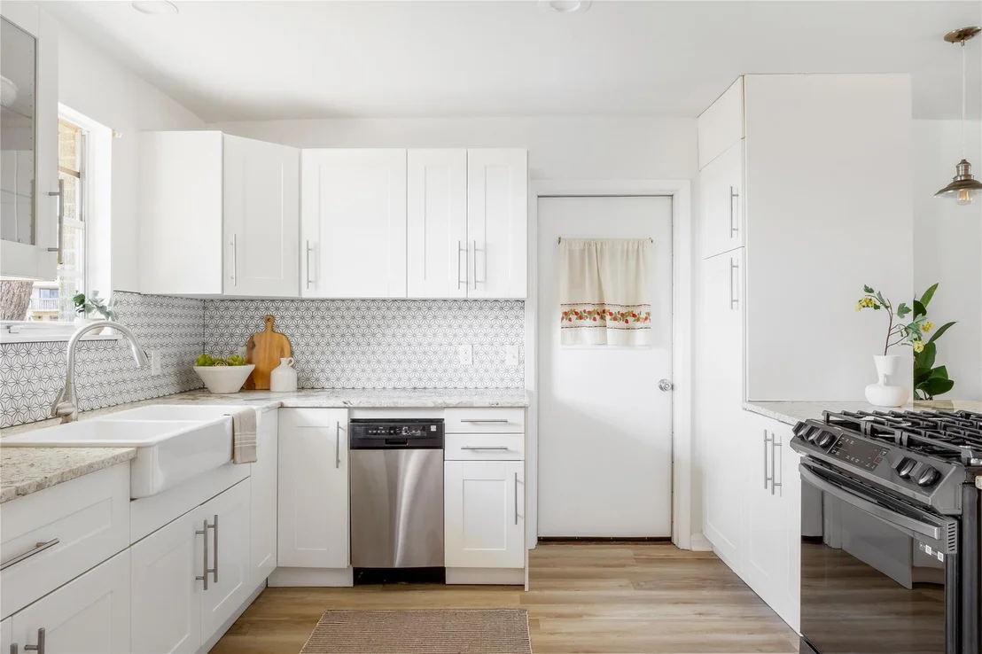 Photo of 304 W Bee ST