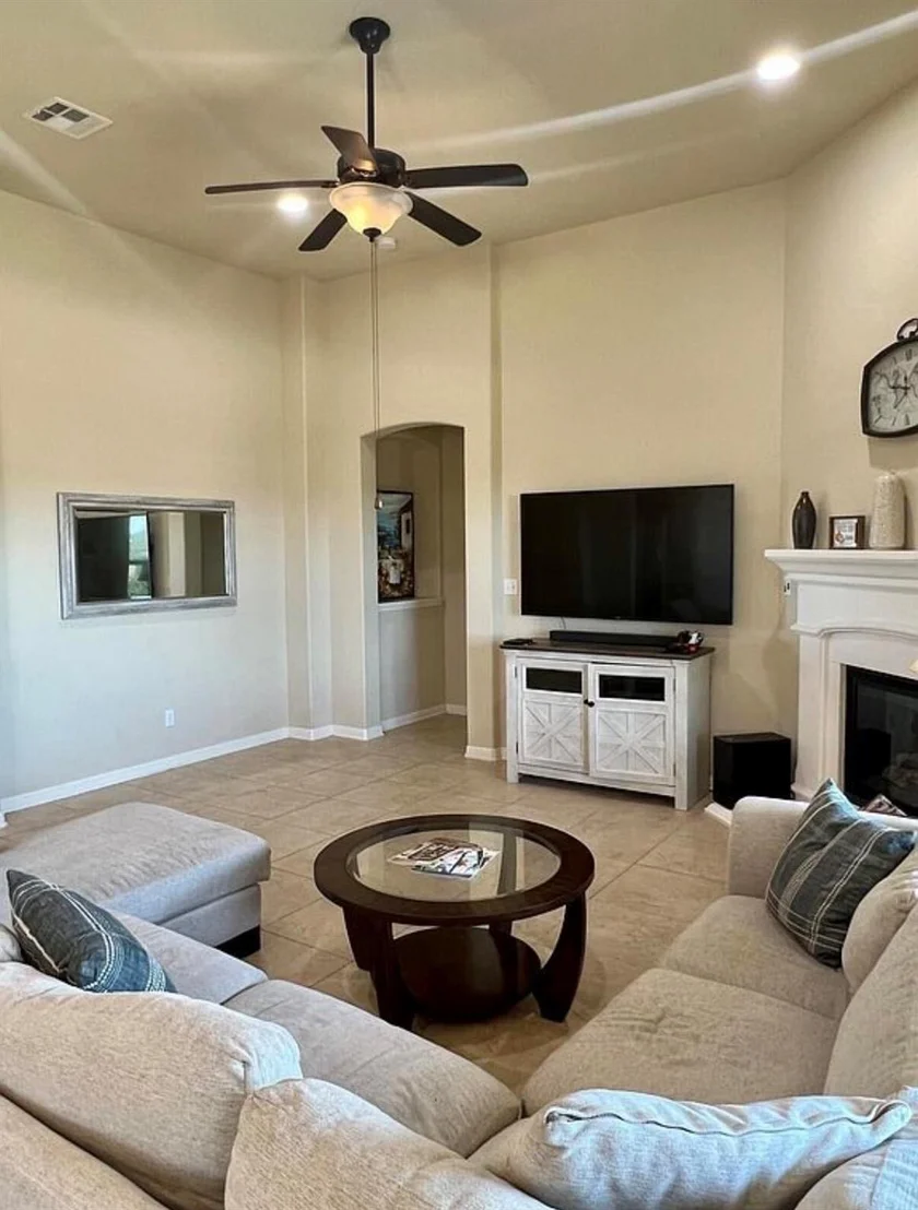 Photo of 4213 Gandara BND